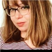 Professeur de langues doublement diplômée et avec une dizaine d'années d'expérience.. Cours assurés en visioconférence